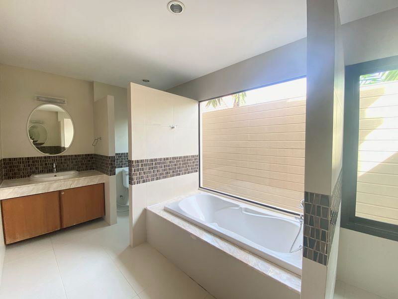 รูป LTHC13045 – House for Rent (บ้านให้เช่า) in Phromphong (พร้อมพงษ์) Size 390 sqm. 4 Bed 5 Bath ONLY 90K/Month - รูปที่ 4/14