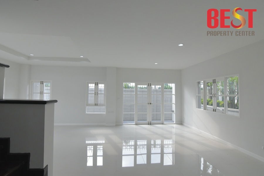 รูป บ้านเดี่ยวหลังริม เศรษฐสิริ รามอินทรา พร้อม Glass House & ออฟฟิศส่วนตัว และบ่อปลา เพิ่มบรรยากาศการพักผ่อน - รูปที่ 4/20
