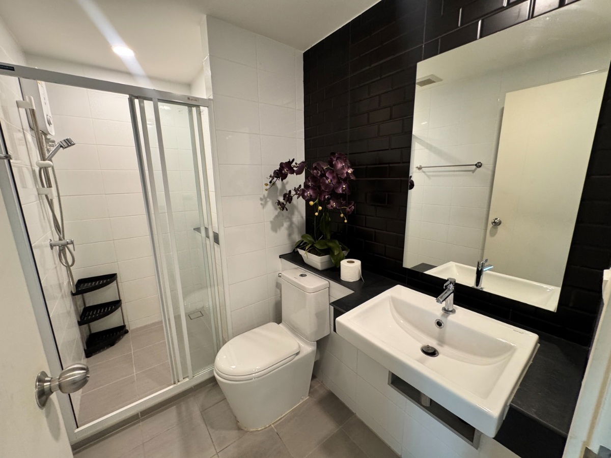 รูป 🏊‍♀️ให้เช่า Escent Ville Condo เชียงใหม่ – วิวสระว่ายน้ำ  ✨ ค่าเช่า: 20,000 บาท/เดือน - รูปที่ 3/16