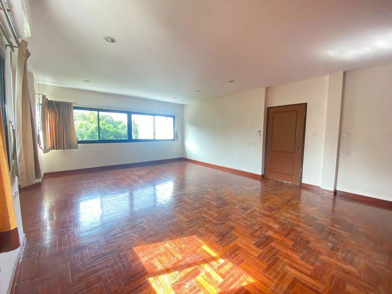 รูป LTHC13045 – House for Rent (บ้านให้เช่า) in Phromphong (พร้อมพงษ์) Size 390 sqm. 4 Bed 5 Bath ONLY 90K/Month - รูปที่ 7/14
