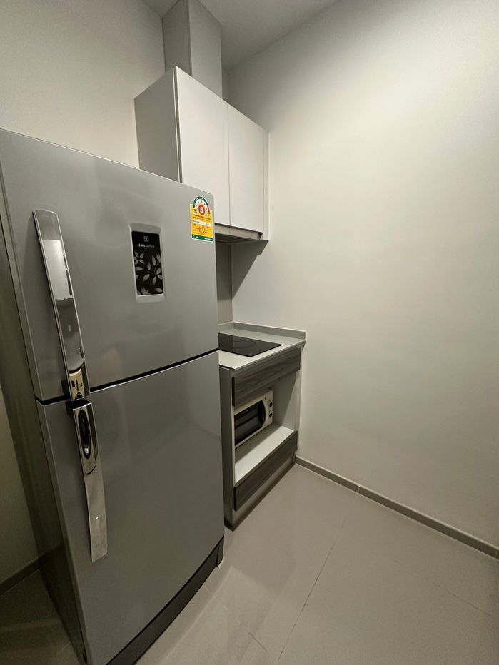 picture CO_RD07 Centric Ratchada - Huai Khwang, Room available for rent. Line: @cgestate - 7/10