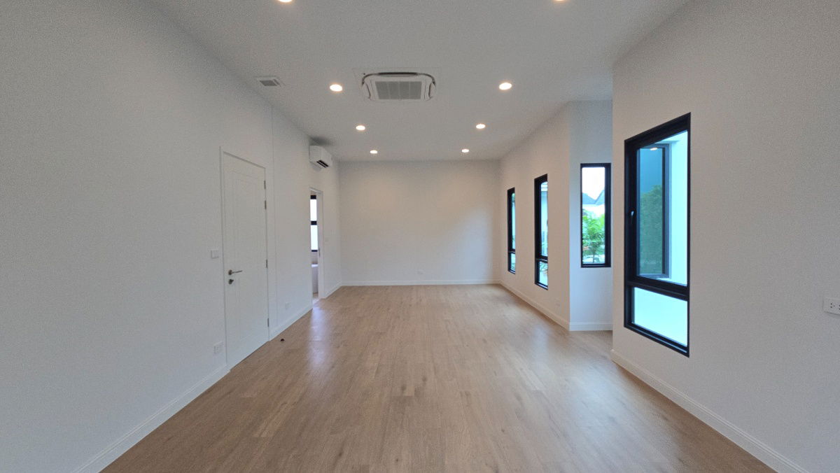 picture Special Deal! Exclusive Residence 330 SQ.M. | Facing Central Garden & High Privacy, THB 47M | Narinsiri Krungthep Kreetha - 25/33