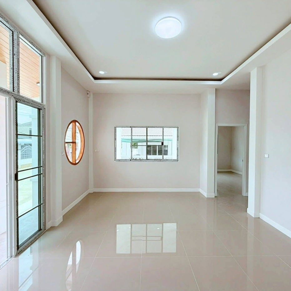 รูป ขายบ้านสร้างใหม่ 3 ห้องนอน 2 ห้องน้ำ พิกัดใกล้เมืองเชียงใหม่ T.0946511456 - รูปที่ 5/9