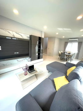For rent: Centro Bangna, a detached house with a modern design. Fulfill every family moment. Line ID: @951qfbfi