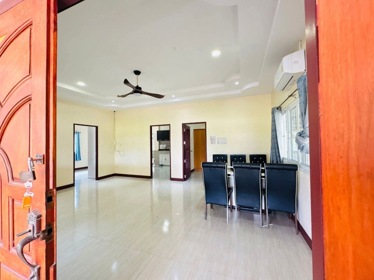picture Single house for rent, good atmosphere, Chak Nok, Pattaya, small pets allowed - 8/22