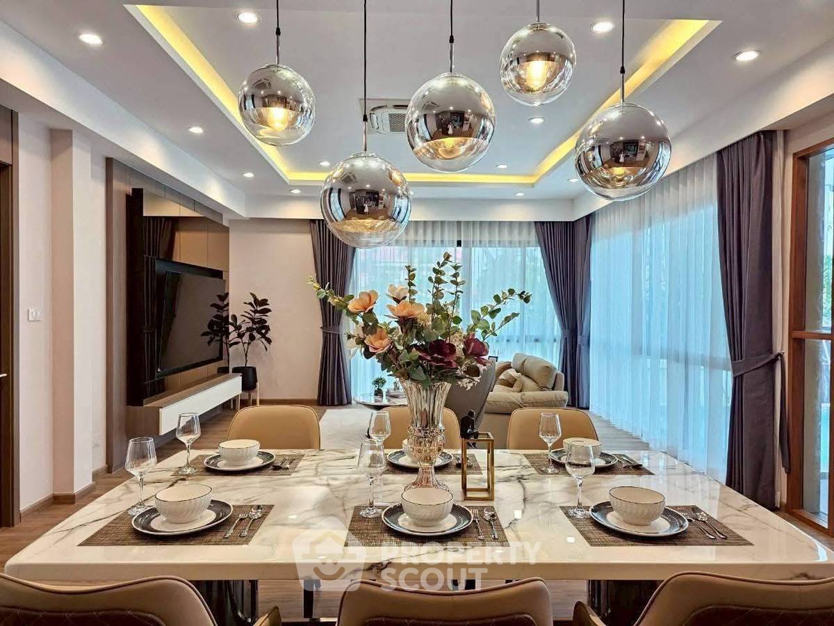 รูป วิลล่า 4-ห้องนอน ใกล้ เมืองพัทยา (ID 2259674) - รูปที่ 8/20