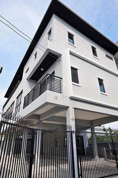 Home office for rent near The Nine Rama 9, prime location, suitable for a company/studio/office.
