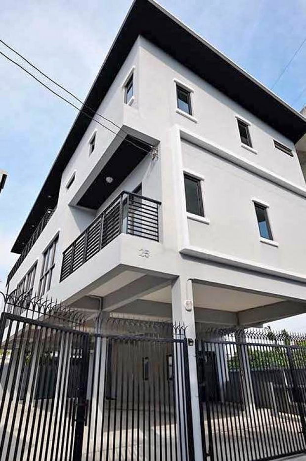 picture Home office for rent near The Nine Rama 9, prime location, suitable for a company/studio/office. - 1/12