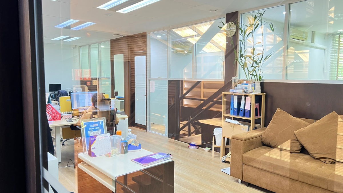 picture Urgent sale, Thai frame building, commercial building, 4 booths, 3 floors, 53.70 sq.w., Charoen Rat Road Near Icon Siam, Khlong San District, Bangkok - 17/23