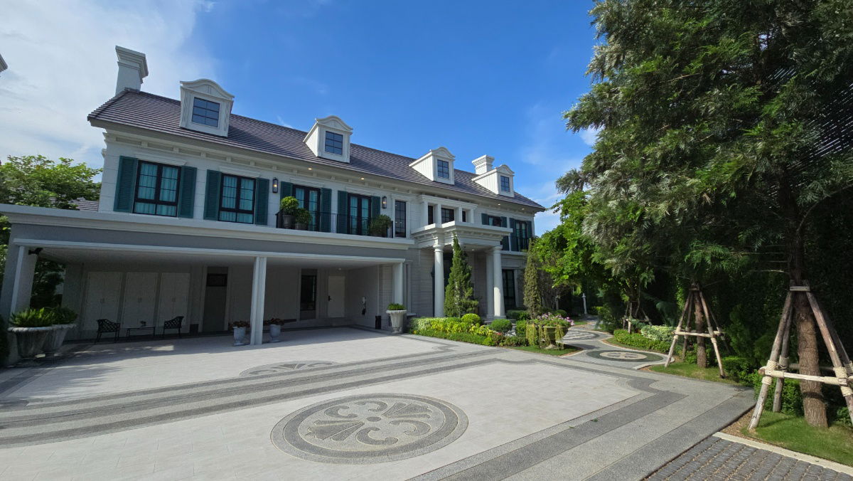 รูป เหนือระดับแห่งการอยู่อาศัย บ้านหรู 137.0 ล้านบาท แต่งครบ พร้อมสระว่ายน้ำส่วนตัว บนแปลงมุมที่ดินใหญ่พิเศษ โครงการณริณสิริ กรุงเทพกรีฑา - รูปที่ 1/48