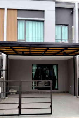 Townhouses for rent เทสโก้โลตัส บางพลี : 2-storey townhouse for rent in the Pleno Sukhumvit Bangna 2 project
