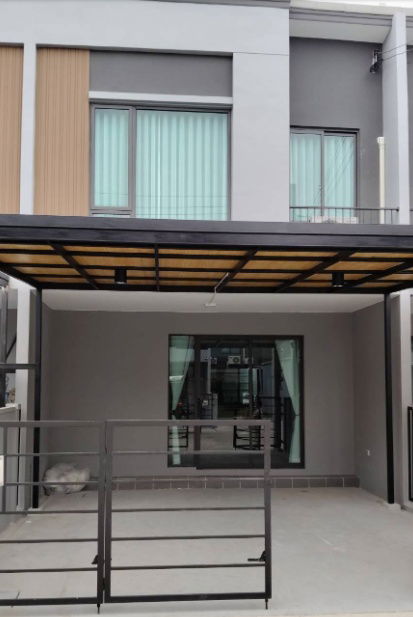 picture 2-storey townhouse for rent in the Pleno Sukhumvit Bangna 2 project - 1/5
