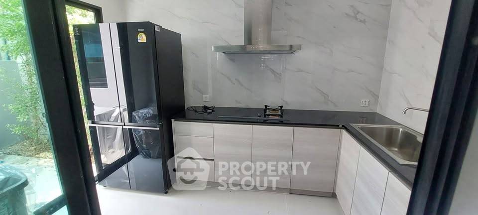 picture 3-BR Townhouse in Hua Mak (ID 2261646) - 13/14