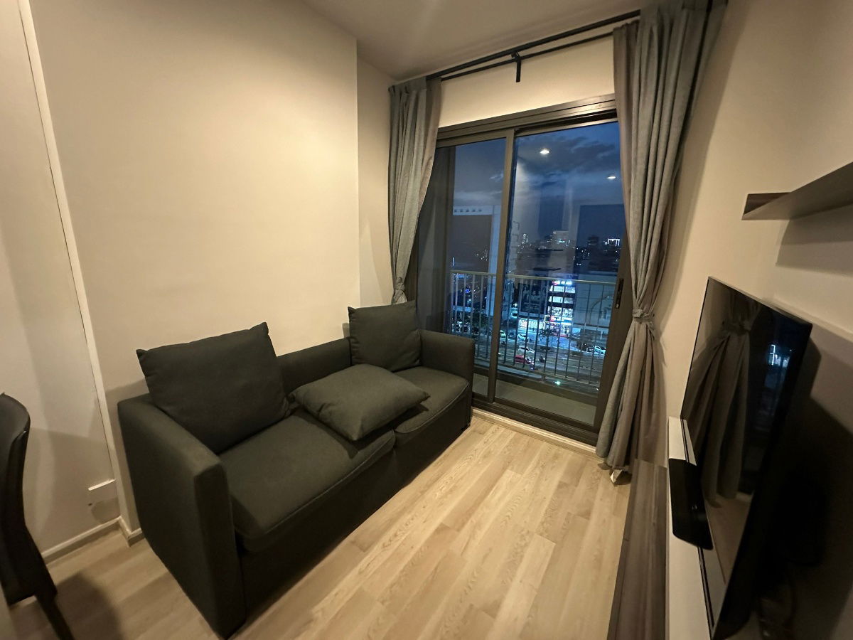 picture CO_RD07 Centric Ratchada - Huai Khwang, Room available for rent. Line: @cgestate - 5/10