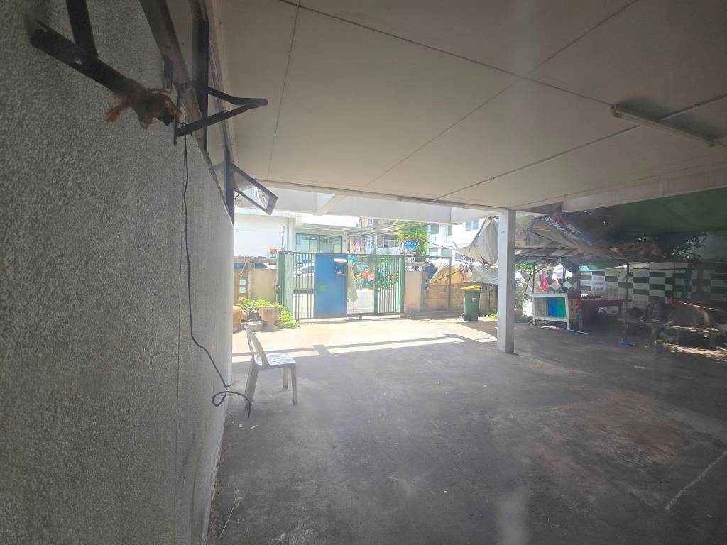 รูป ขายบ้านเก่า 2 ชั้น พื้นที่ประมาณ 200 ตรม. ซอยปรีดีพนมยงค์ 42 แยก 4 ที่่ดิน 93 ตรว. หน้ากว้าง ประมาณ 23 ลึก 16-18 เมตร   เหมาะสำหรับปรับปรุงใหม่ - รูปที่ 17/42
