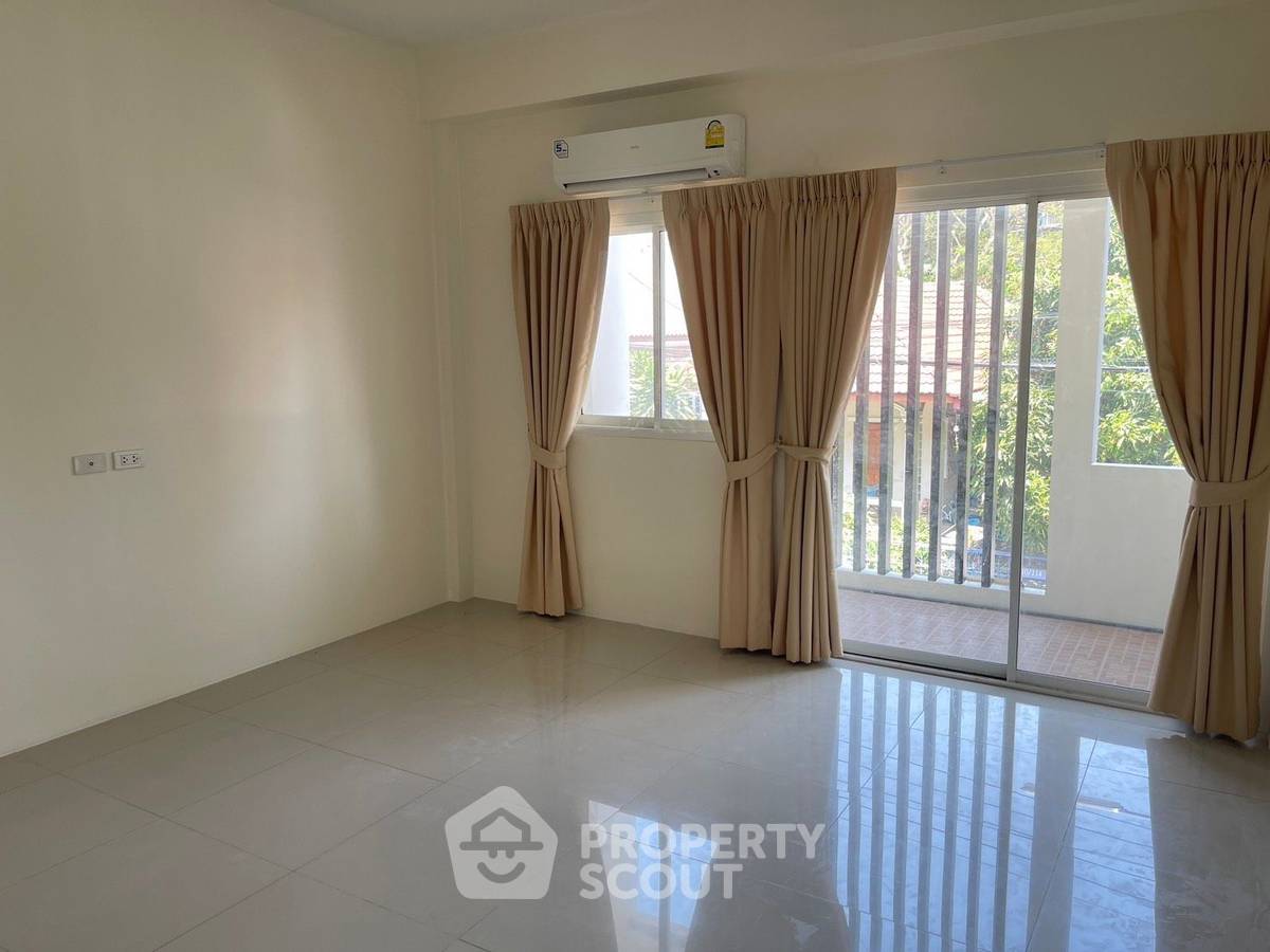 รูป ทาวน์เฮาท์ 2-ห้องนอน ใกล้ ตลาดโต้รุ่งหัวหิน (ID 2081279) - รูปที่ 8/11
