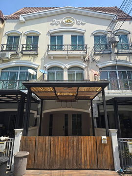 Townhome for Sale. Full Furnished and reafy to move in