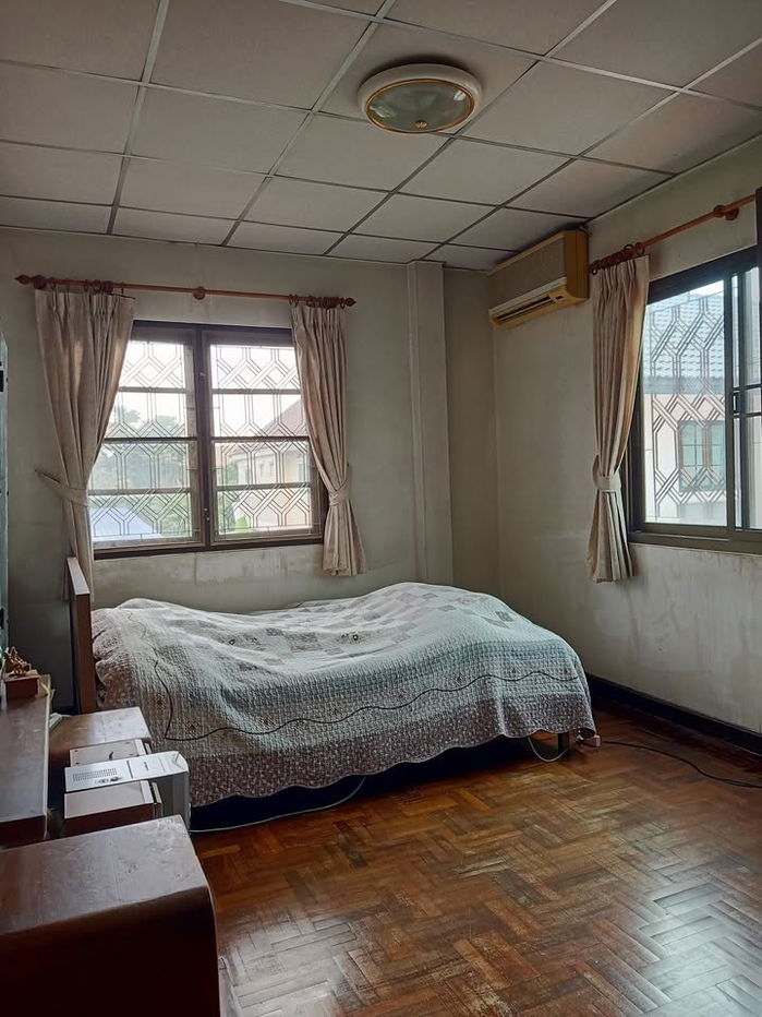 รูป บ้าน ชลลดา บางบัวทอง 80 ตร.ว. ใกล้ทะเลสาป ( 4 ห้องนอน 3 ห้องน้ำ หันทิศใต้ ) - รูปที่ 3/29