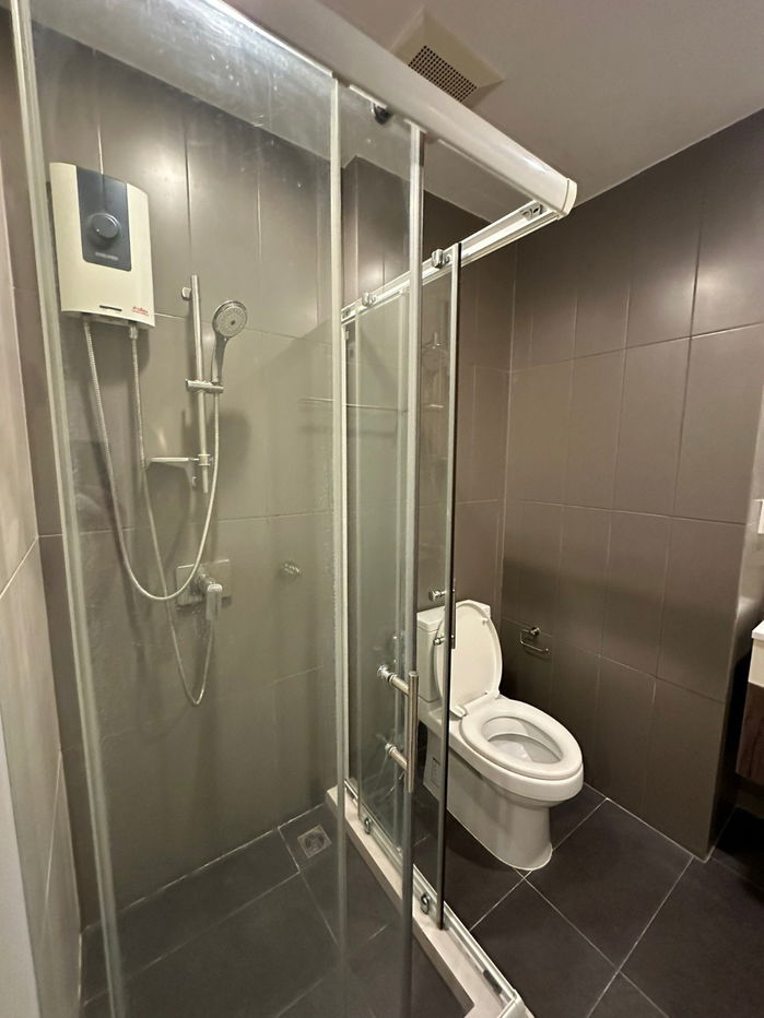 picture CO_RD07 Centric Ratchada - Huai Khwang, Room available for rent. Line: @cgestate - 9/10