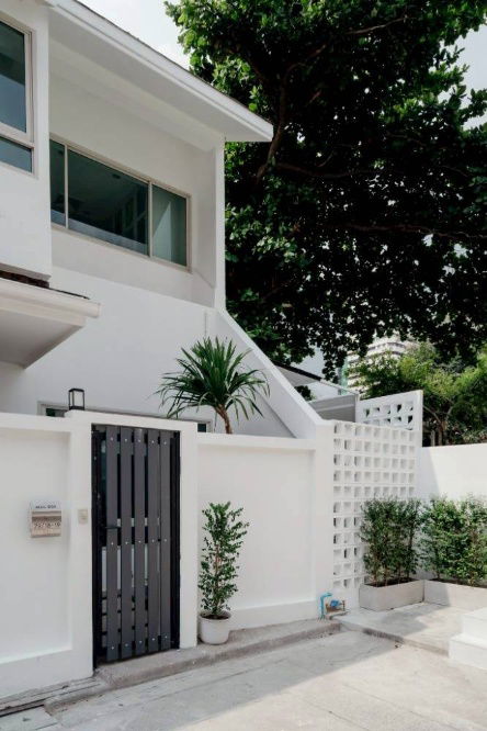 รูป ★ Rare Unit ★ ทาวน์โฮม 3 ชั้น 4 ห้องนอน 6 ห้องน้ำ 2 ที่จอดรถ | ขนาดที่ดิน 48.00 ตร.ว. พื้นที่ใช้สอย 440.00 ตร.ม. | ใกล้ BTS อโศก, รงเรียนนานาชาติ NIST - รูปที่ 2/20