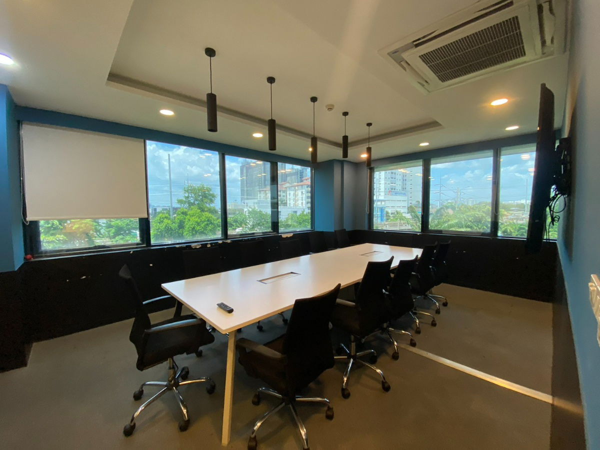 รูป ให้เช่า  พื้นที่สำนักงาน ออฟฟิศ  อาคารชินโรจน์ ติดถนนรัชดาภิเษก บริเวณสี่แยกประชานุกูล ชั้น 4 พท. 280 ตรม. ตกแต่งพร้อมอยู่ ค่าเช่าเดือนละ 78,400 บาท * - รูปที่ 8/16