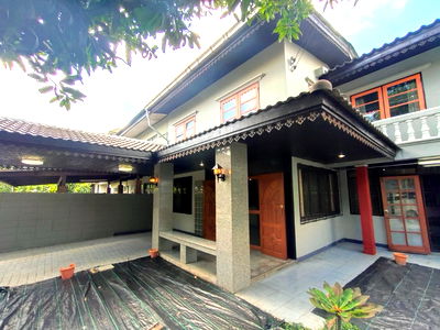 ขายบ้านแฝด : 💥ขายบ้านแฝด 2 ชั้น🏠 ย่านกรุงเทพกรีฑา เนื้อที่ 53 ตรว. พื้นที่ใช้สอย 157 ตรม. 3 นอน 2 น้ำ 1 ห้องครัว มีแอร์ 3 เครื่อง 