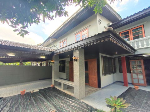 💥ขายบ้านแฝด 2 ชั้น🏠 ย่านกรุงเทพกรีฑา เนื้อที่ 53 ตรว. พื้นที่ใช้สอย 157 ตรม. 3 นอน 2 น้ำ 1 ห้องครัว มีแอร์ 3 เครื่อง 