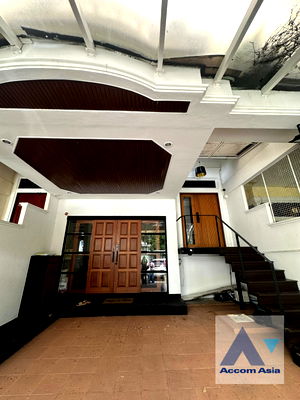 เช่าทาวน์โฮม เขตวัฒนา : 🔼🔽 AccomA 📩  3 BR Townhouse @The Parklane 12 (AA44467)