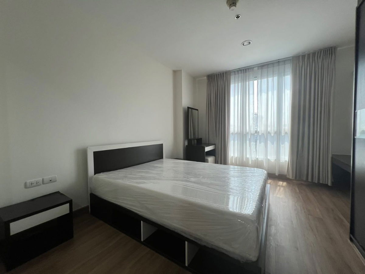 picture T1489 Condo for rent at Life @ Ratchada - Huay Kwang, Beautiful, fully furnished unit. Special price. - 1/9
