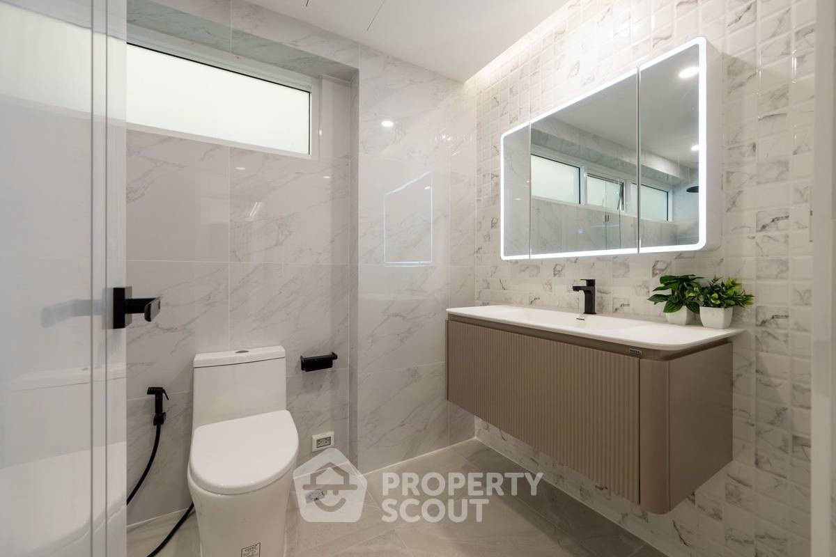 picture 2-BR Condo at Thonglor Tower Condominium near BTS Thong Lor (ID 2261453) - 11/24