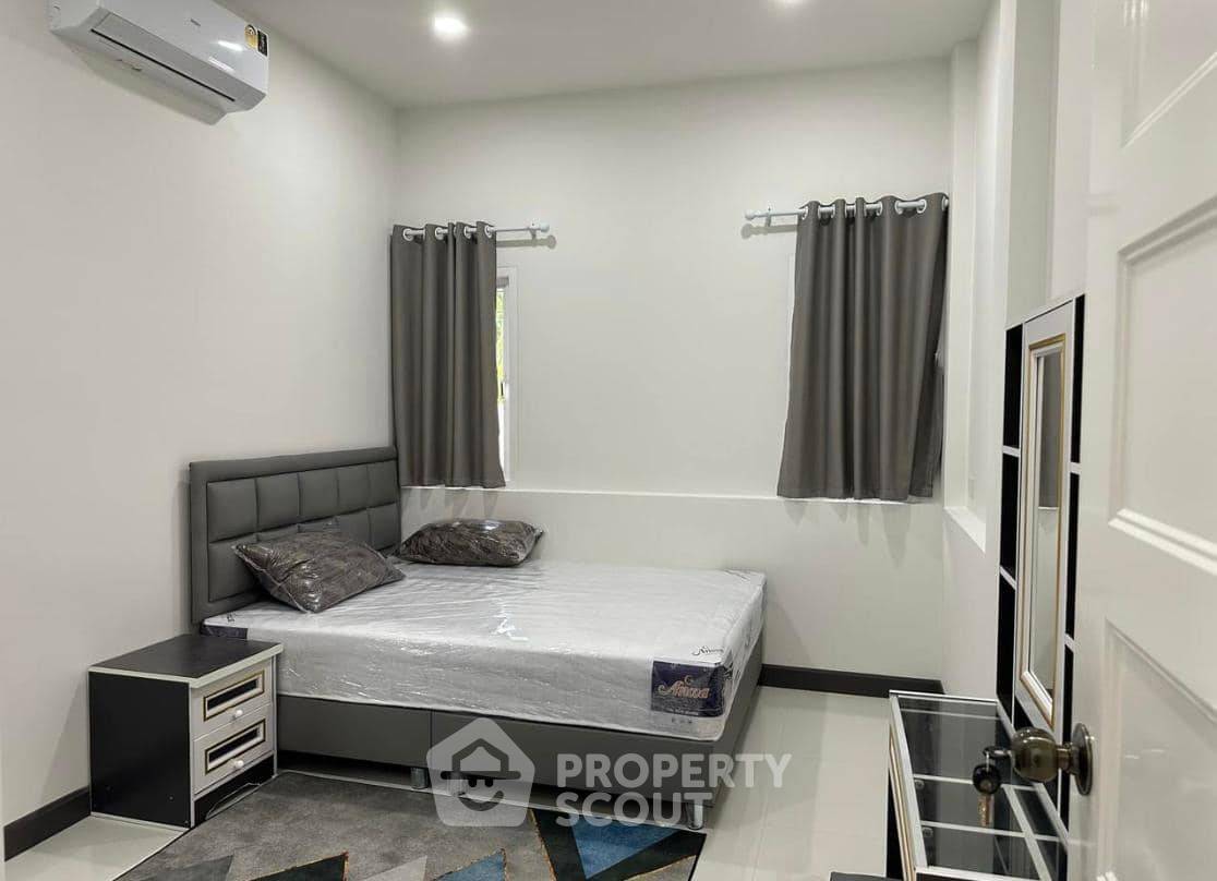 รูป วิลล่า 3-ห้องนอน ใน หินเหล็กไฟ (ID 2066944) - รูปที่ 2/12