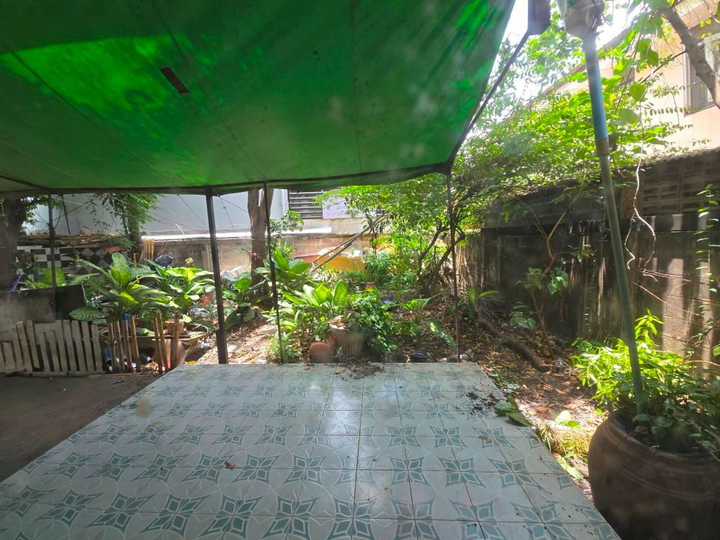 รูป ขายบ้านเก่า 2 ชั้น พื้นที่ประมาณ 200 ตรม. ซอยปรีดีพนมยงค์ 42 แยก 4 ที่่ดิน 93 ตรว. หน้ากว้าง ประมาณ 23 ลึก 16-18 เมตร   เหมาะสำหรับปรับปรุงใหม่ - รูปที่ 15/42