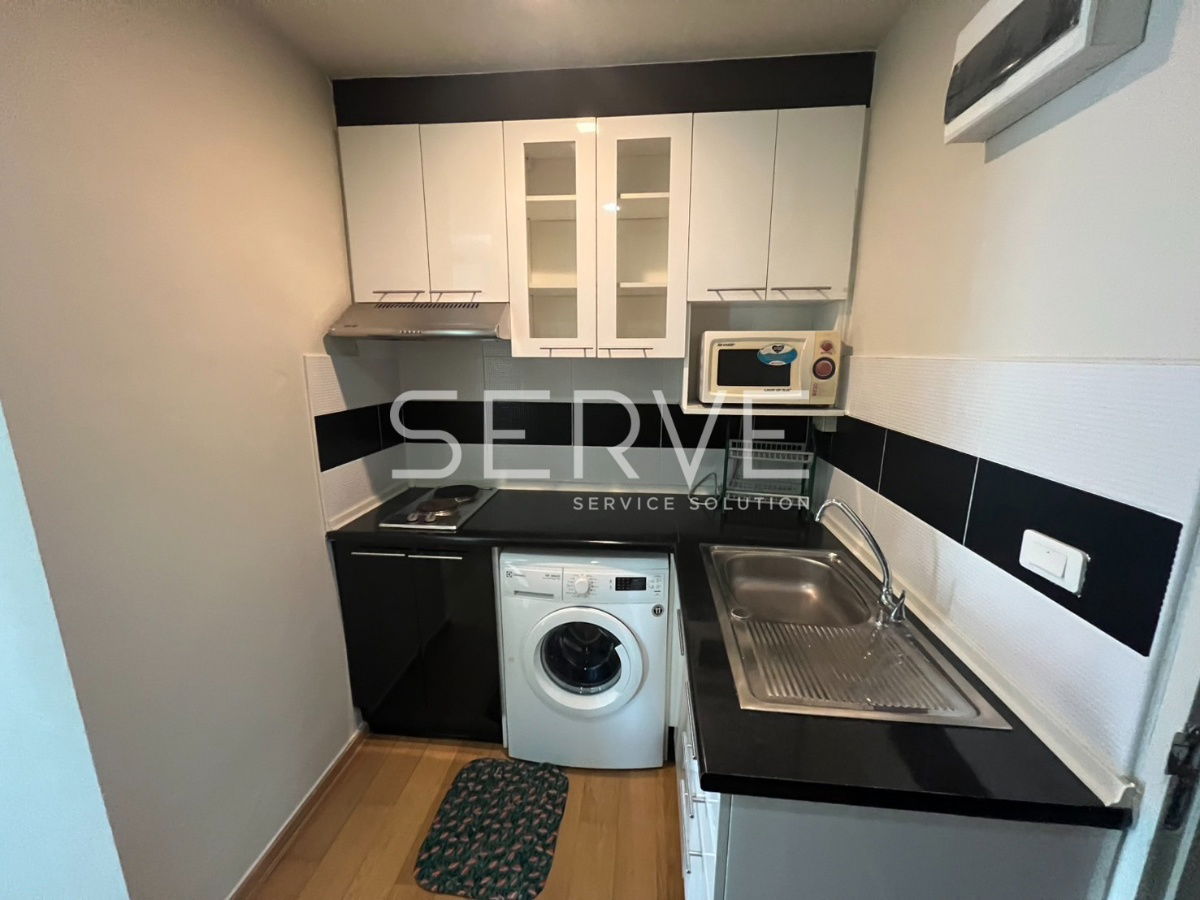 picture 1 Bed with Bathtub Large Room City view  Fully furnished Good Location Close to BTS Phaya Thai 200 m @ Noble Revent  - 3/8