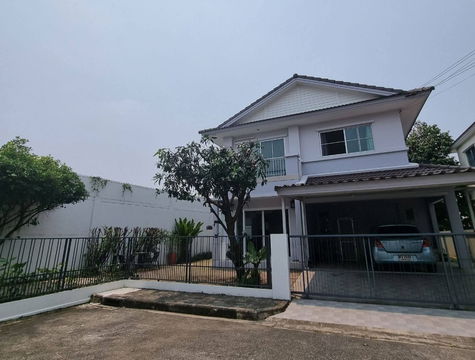 Home For Rent //  Chaiyapruek Pinkao-Sathorn