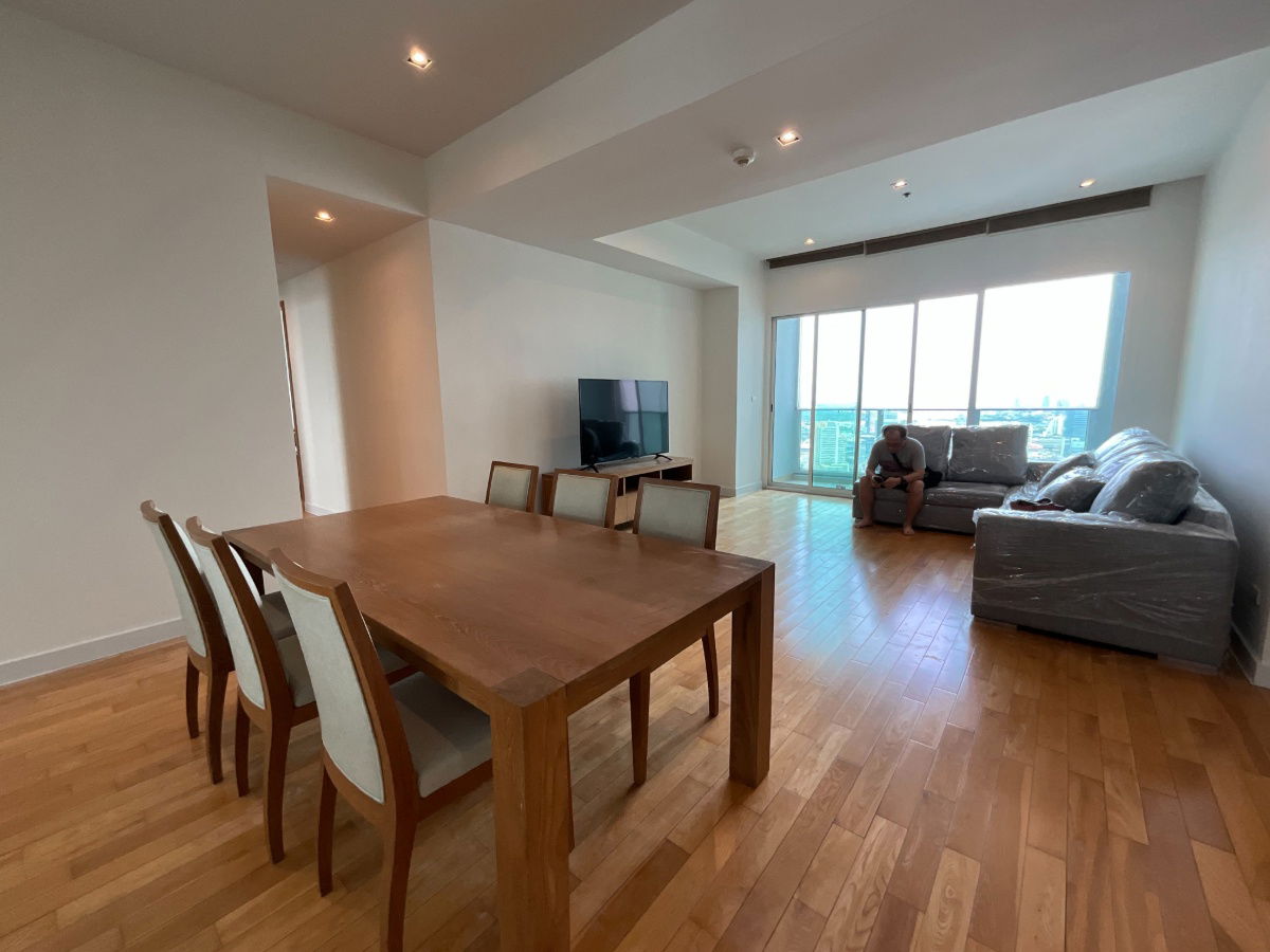 picture The Millenium Residence - Luxury Condo 3 Bedroom 147 Sqm - 3/20