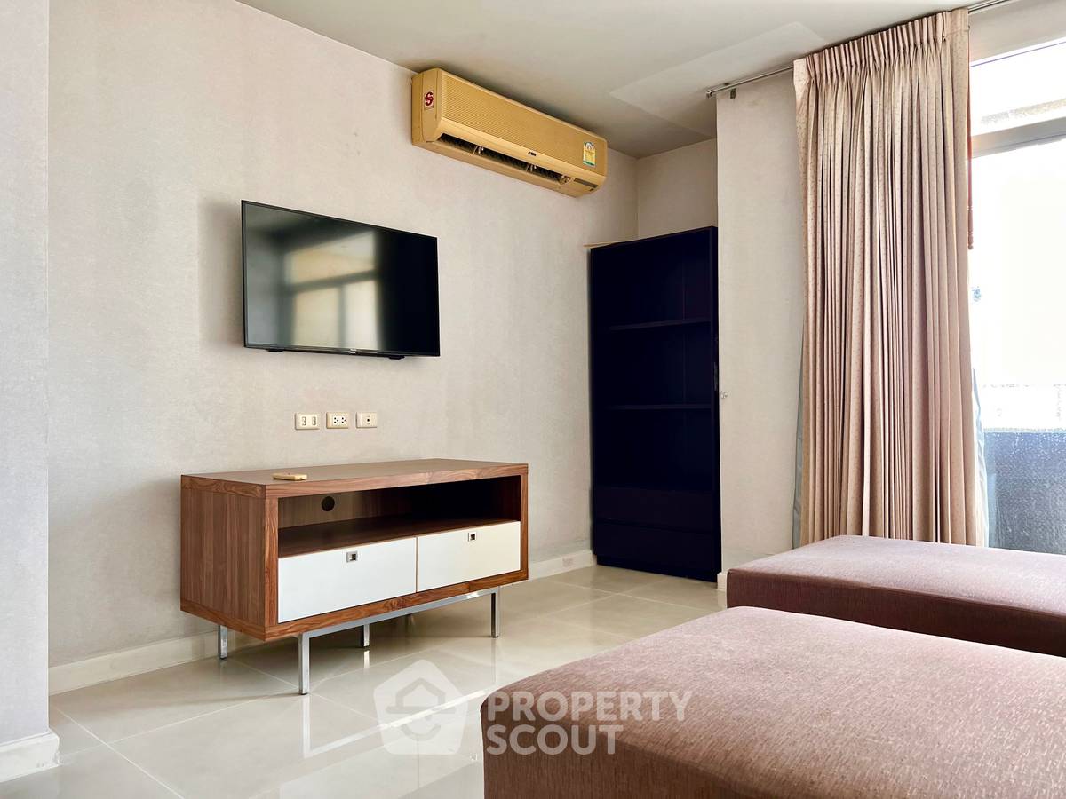 picture 1-BR Condo at Sukhumvit City Resort Condominium near BTS Nana (ID 1275046) - 9/12
