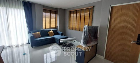 3-BR Townhouse in Hua Mak (ID 2261646)