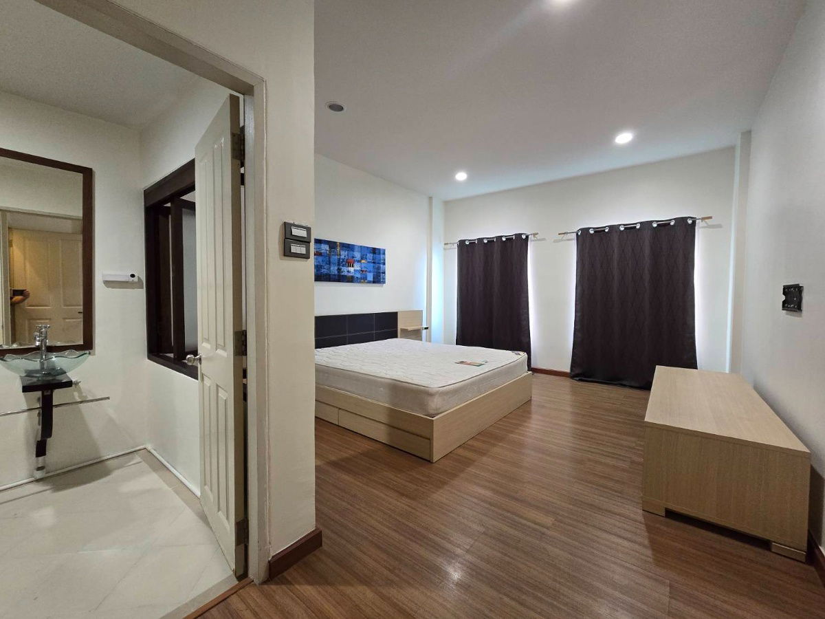 picture Townhome for Sale. Full Furnished and reafy to move in - 12/15