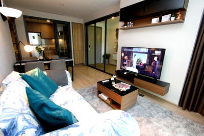 Condos for sale Soi Sukhumvit 71 : 2-BR Condo at Taka Haus Ekamai 12 near BTS Ekkamai (ID 2261634)