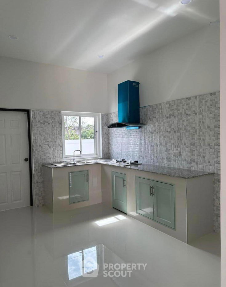 รูป วิลล่า 3-ห้องนอน ใน หินเหล็กไฟ (ID 2066944) - รูปที่ 3/12