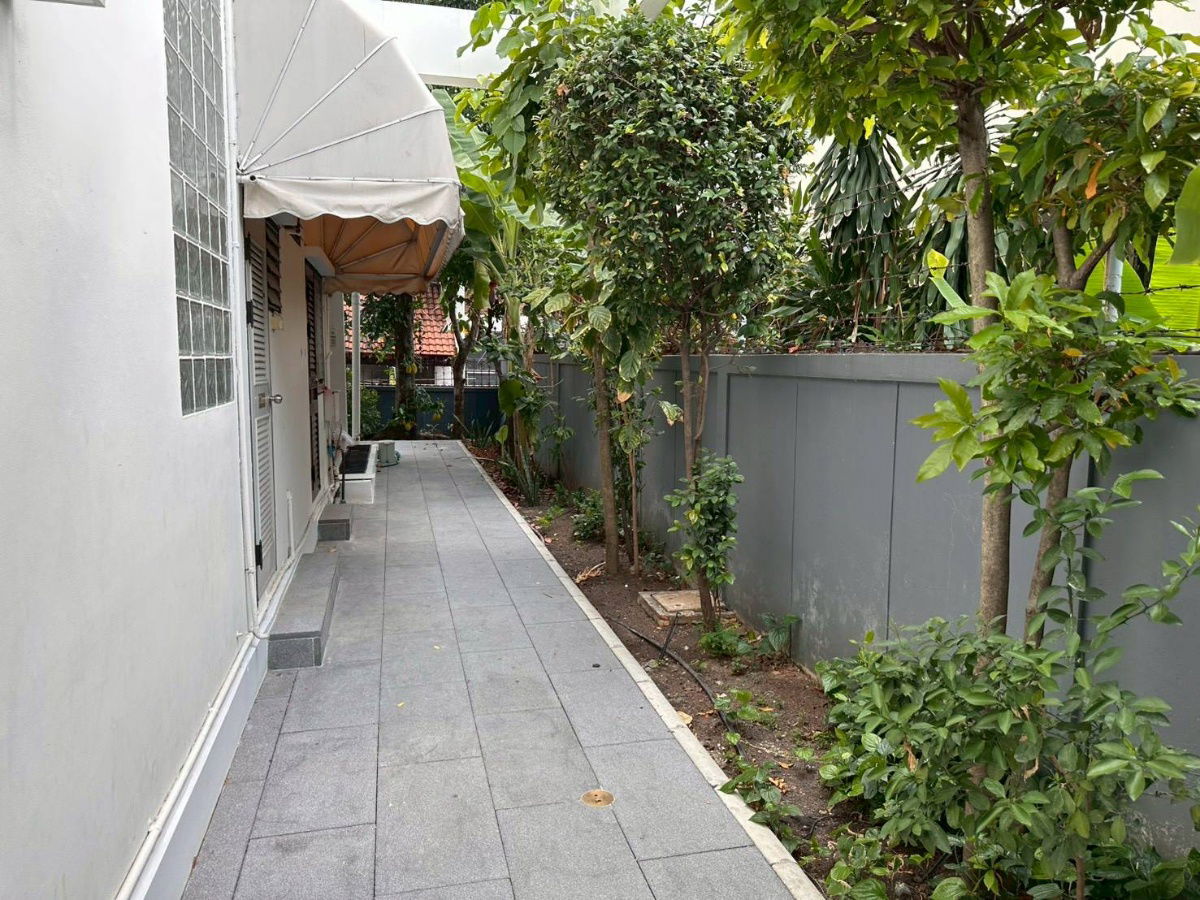 รูป ❖ Prime Location ❖ บ้านเดี่ยว 2 ชั้น 4 ห้องนอน 5 ห้องน้ำ 15 ที่จอดรถ | ขนาดที่ดิน 340.00 ตร.ว. พื้นที่ใช้สอย 800.00 ตร.ม. | ใกล้ BTS สถานีพระโขนง - รูปที่ 14/21