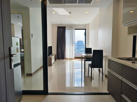 OMG2565  Bright & Spacious 1 Bedroom < Available 1-Sep-25 > @ [ Supalai Premier Charoen Nakhon ]
