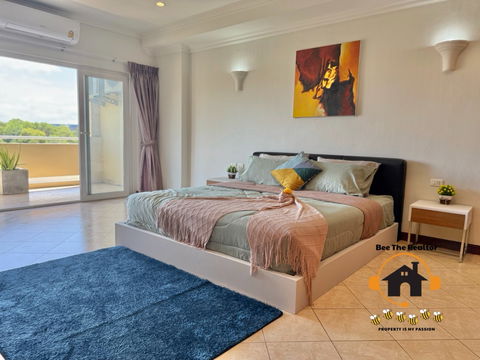 Stunning 1-Bedroom Large Condo for Rent at Jomtien Beach