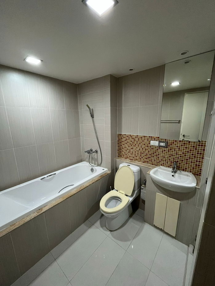 picture TA-0638🏙️ The Alcove 49 ready to move big room near BTS promtpong Line: @040gfhyr - 8/12