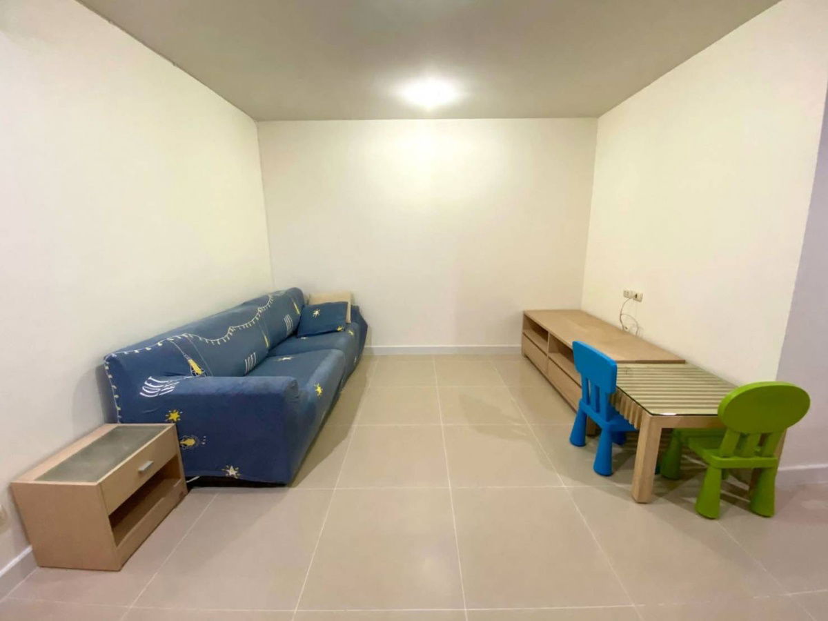 picture  𝗠𝗲𝘁𝗿𝗼 𝗣𝗮𝗿𝗸 𝗦𝗮𝘁𝗵𝗼𝗿𝗻 for rent ✨ Fully furnished - 4/6