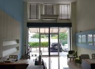 picture Urgent! Office space in Town-in-Town area on Inthraphon Road, 4.5 floors, priced at 8.8 million baht. - 3/5
