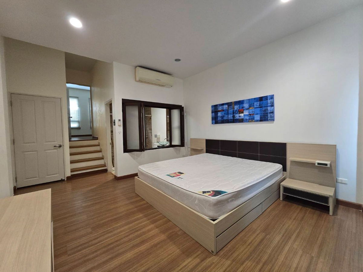 picture Townhome for Sale. Full Furnished and reafy to move in - 13/15