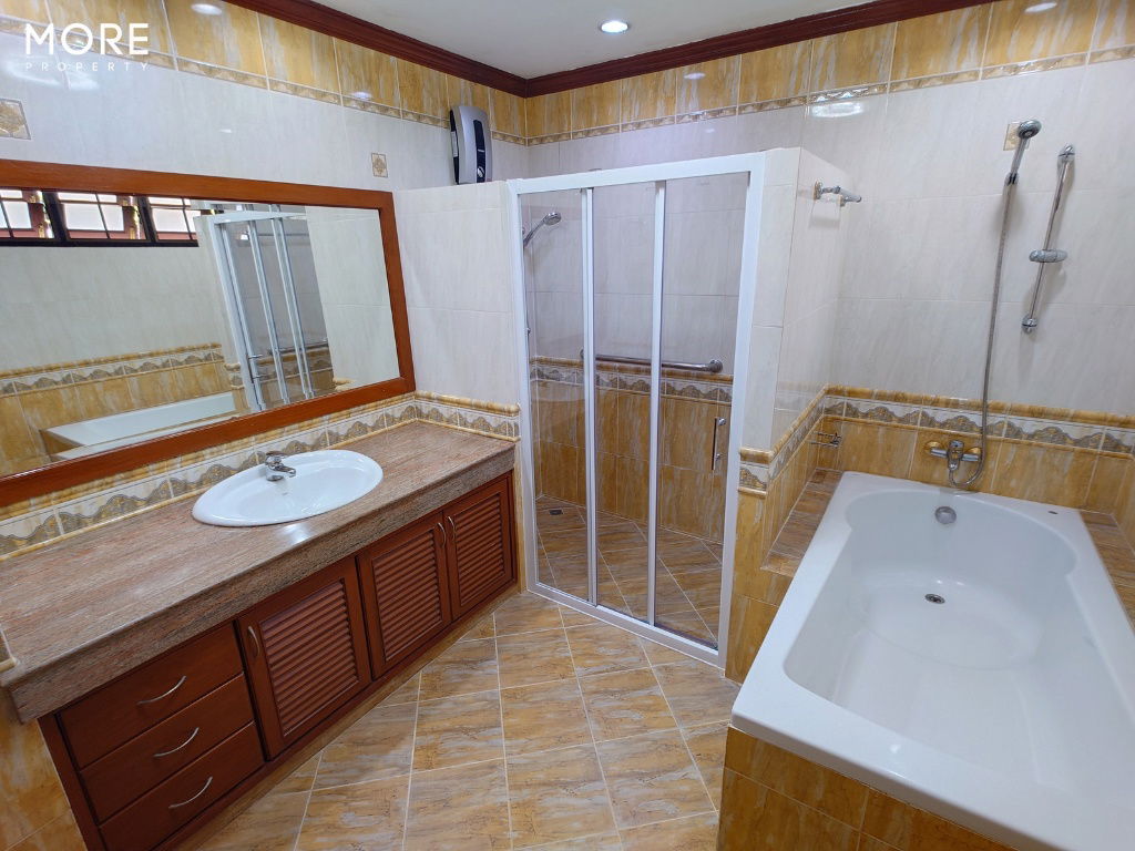 รูป บ้านพลอยบุรินทร์ – ช้างคลาน 3ห้องนอน4ห้องน้ำ 130 ตร.ว. (ID:358HR) - รูปที่ 23/32
