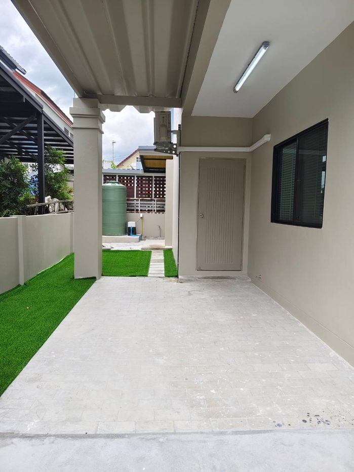 รูป ให้เช่า! บ้านเดี่ยวรีโนเวทใหม่ 🏠 ทำเลทองใกล้รถไฟฟ้าและเซ็นทรัลเวสต์เกต 🛍️ - รูปที่ 4/16