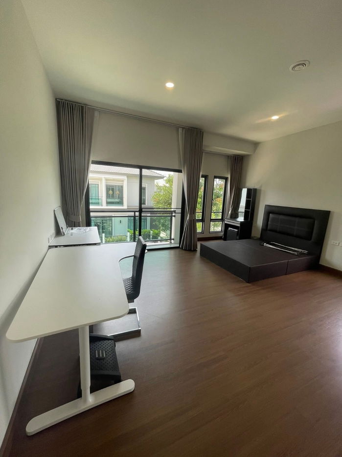 picture For rent: Grand Britannia Rama 9 - Krungthep Kreetha, 4 bedrooms, 5 bathrooms - 2/5